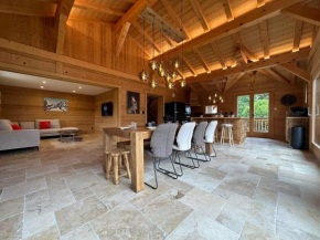 Grand chalet 5 chambres, calme, proche commerces, babyfoot, appareils raclette et fondue - FR-1-624-165